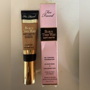 Too Faced Born This Way Soft Matte Foundation - in color Praline